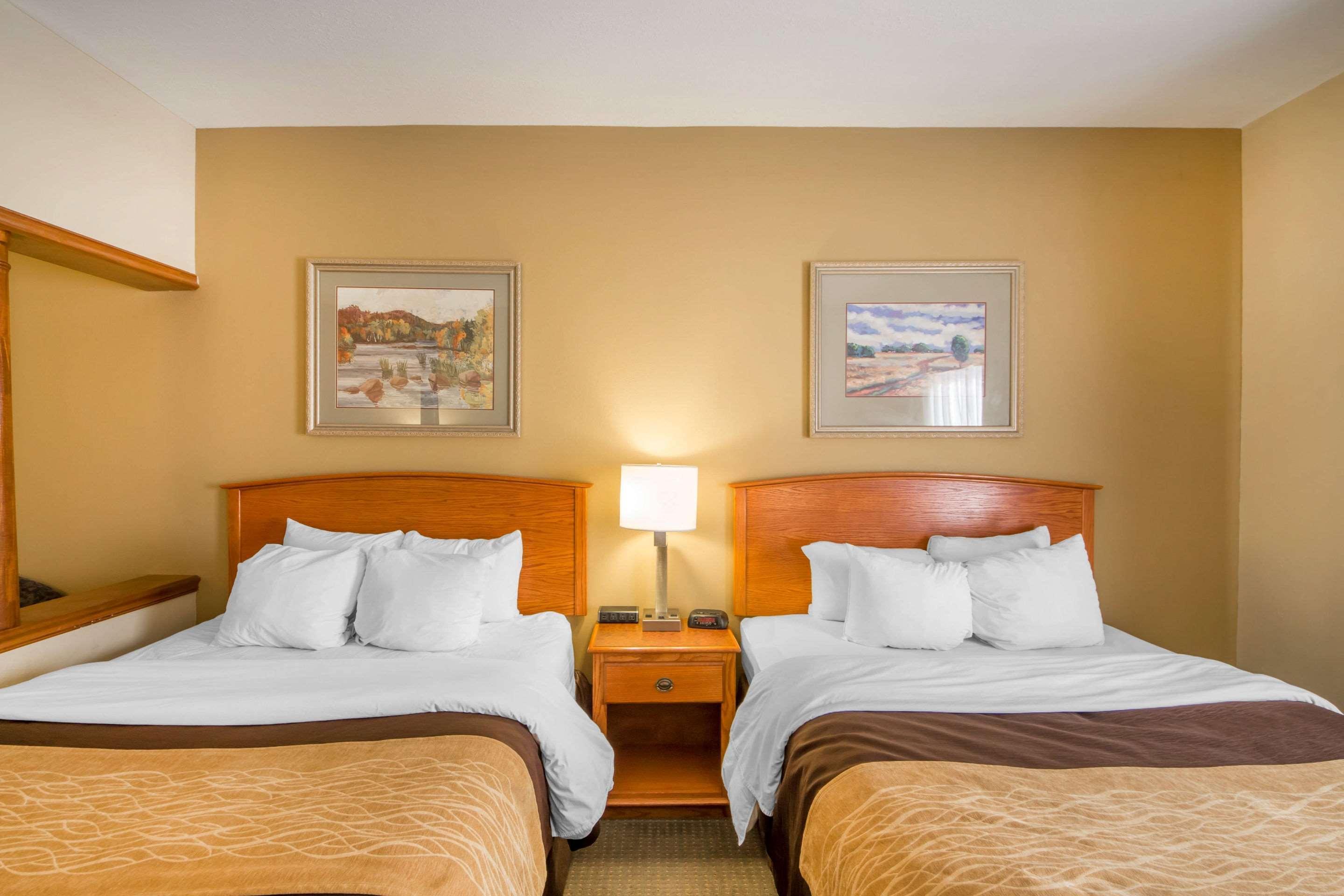 Quality Inn & Suites Midamerica Industrial Park Area Pryor Creek Exterior photo