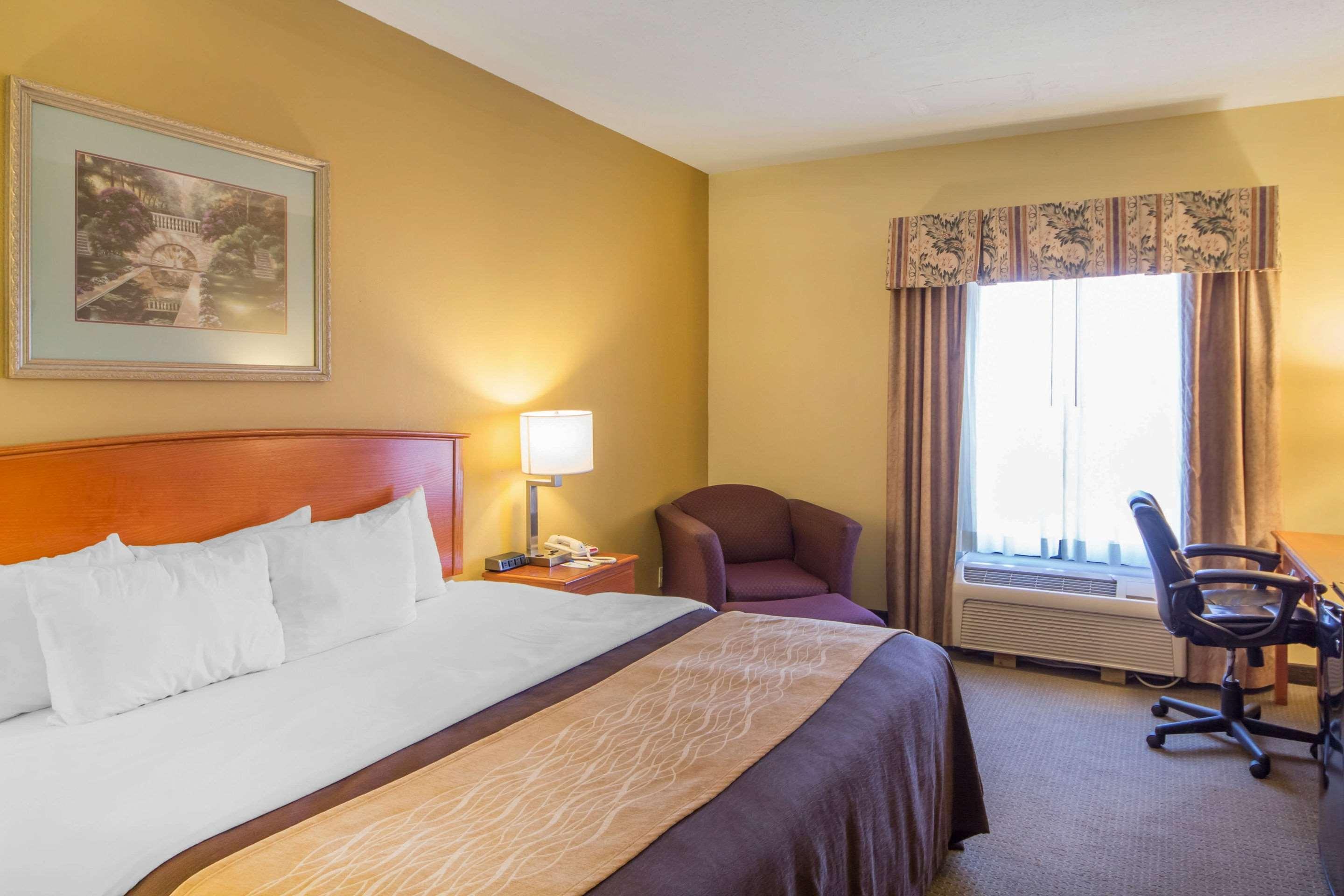 Quality Inn & Suites Midamerica Industrial Park Area Pryor Creek Exterior photo