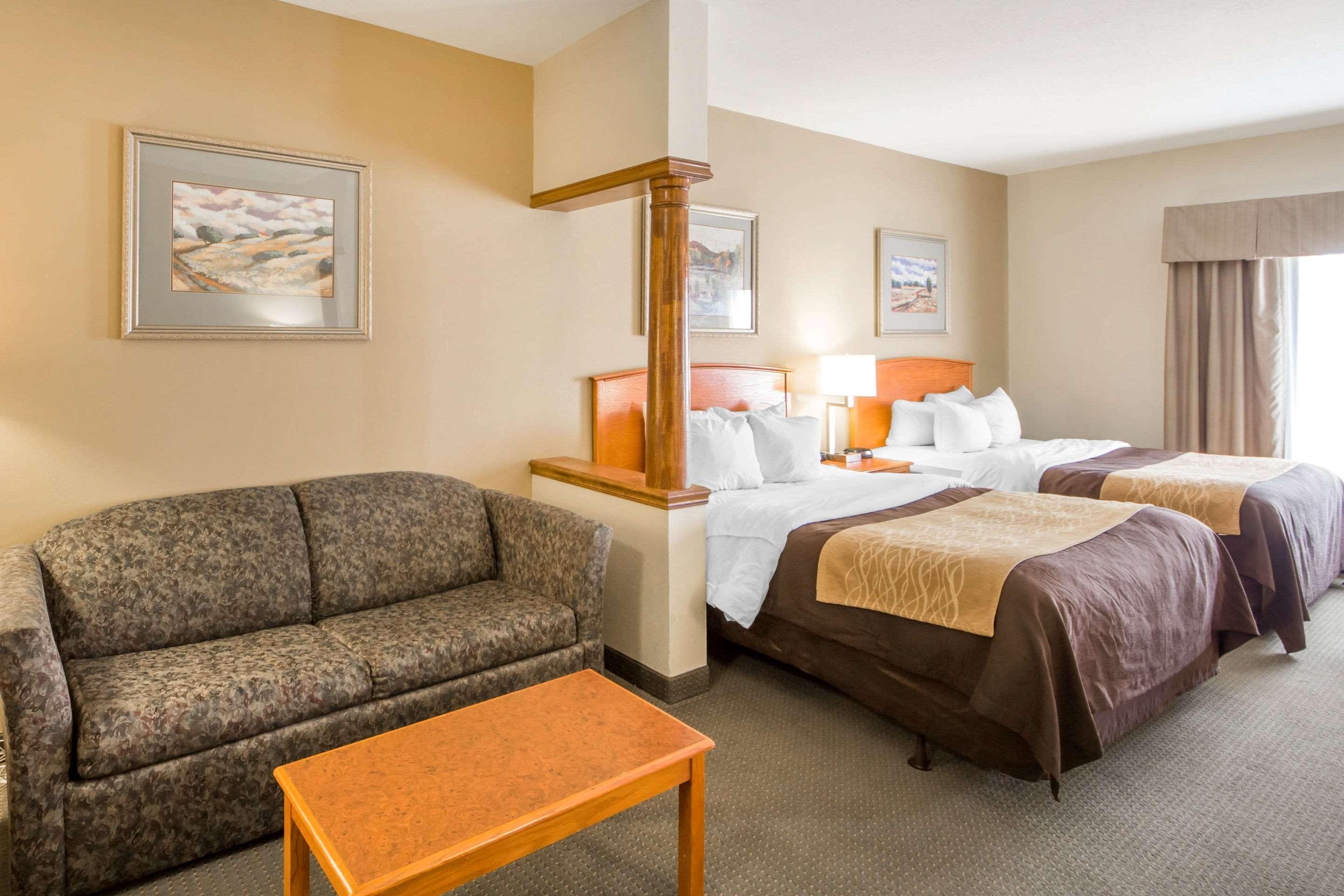 Quality Inn & Suites Midamerica Industrial Park Area Pryor Creek Exterior photo
