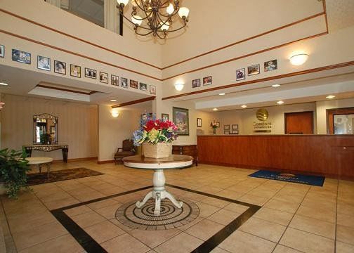Quality Inn & Suites Midamerica Industrial Park Area Pryor Creek Interior photo